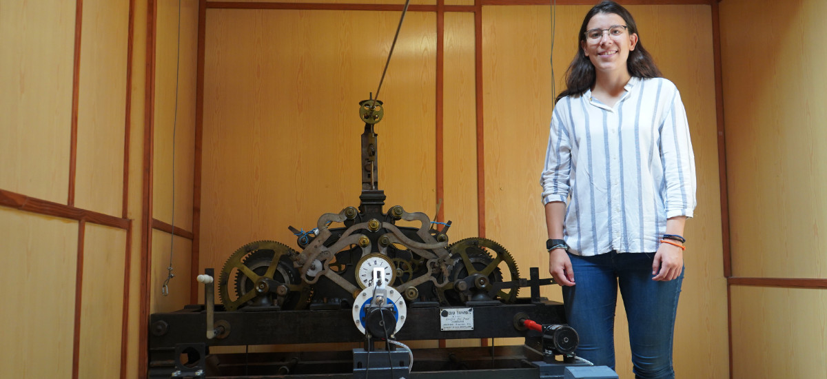 Una alumna de Industriales automatiza el reloj del siglo XIX de la Sociedad Económica de Amigos del País